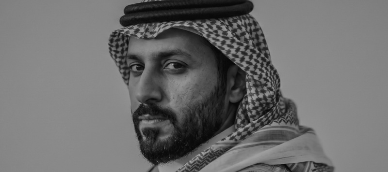 صورة بالزيّ السعودي التقليدي